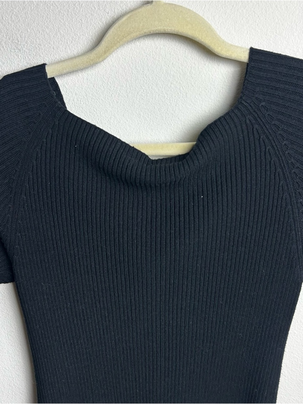 EttTwa by Anthropologie Boatneck ribbed short sleeve blouse black size: M - Picture 9 of 9